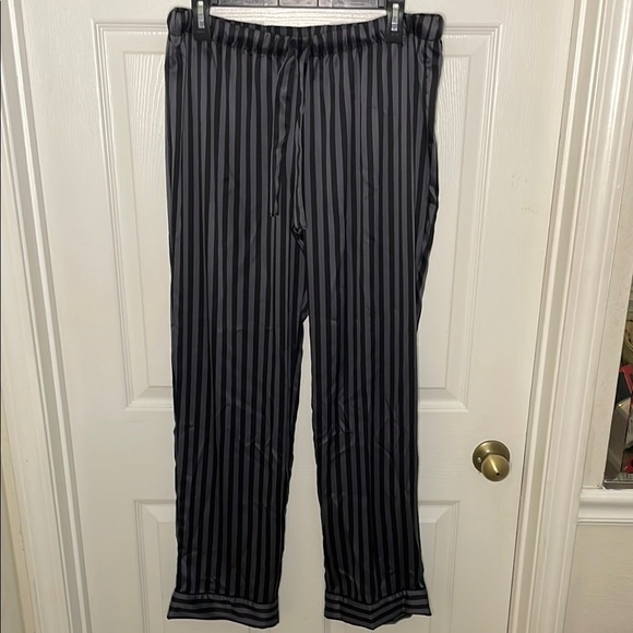 Victoria's Secret Black Striped Pajama Set - Picture 6 of 7